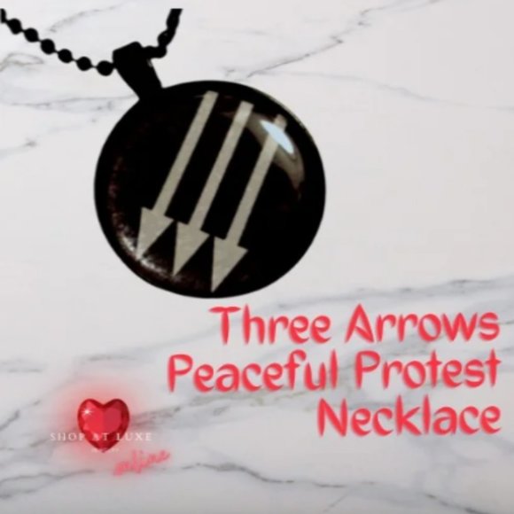 Three Arrows Peaceful Protest Necklace - Picture 1 of 5